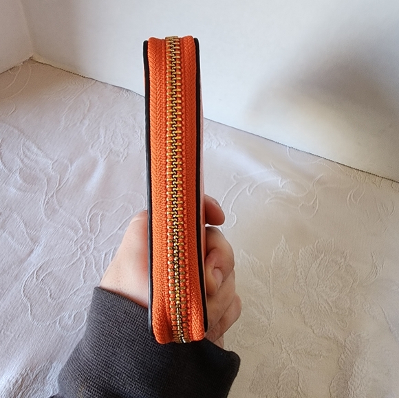 Tory Burch 2FER Gracie Reversible Canvas Tote with Perforated Zip Wallet - Picture 13 of 13